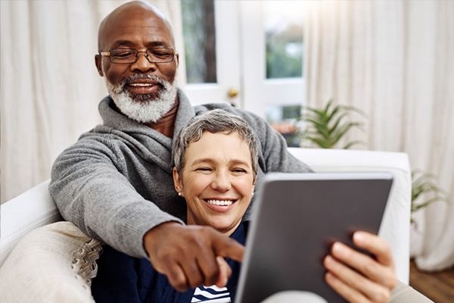 People reading a blog